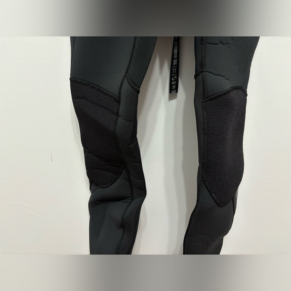 O’NEILL WOMEN'S EPIC 4/3MM BACK ZIP FULL WETSUIT - Picture 4 of 14